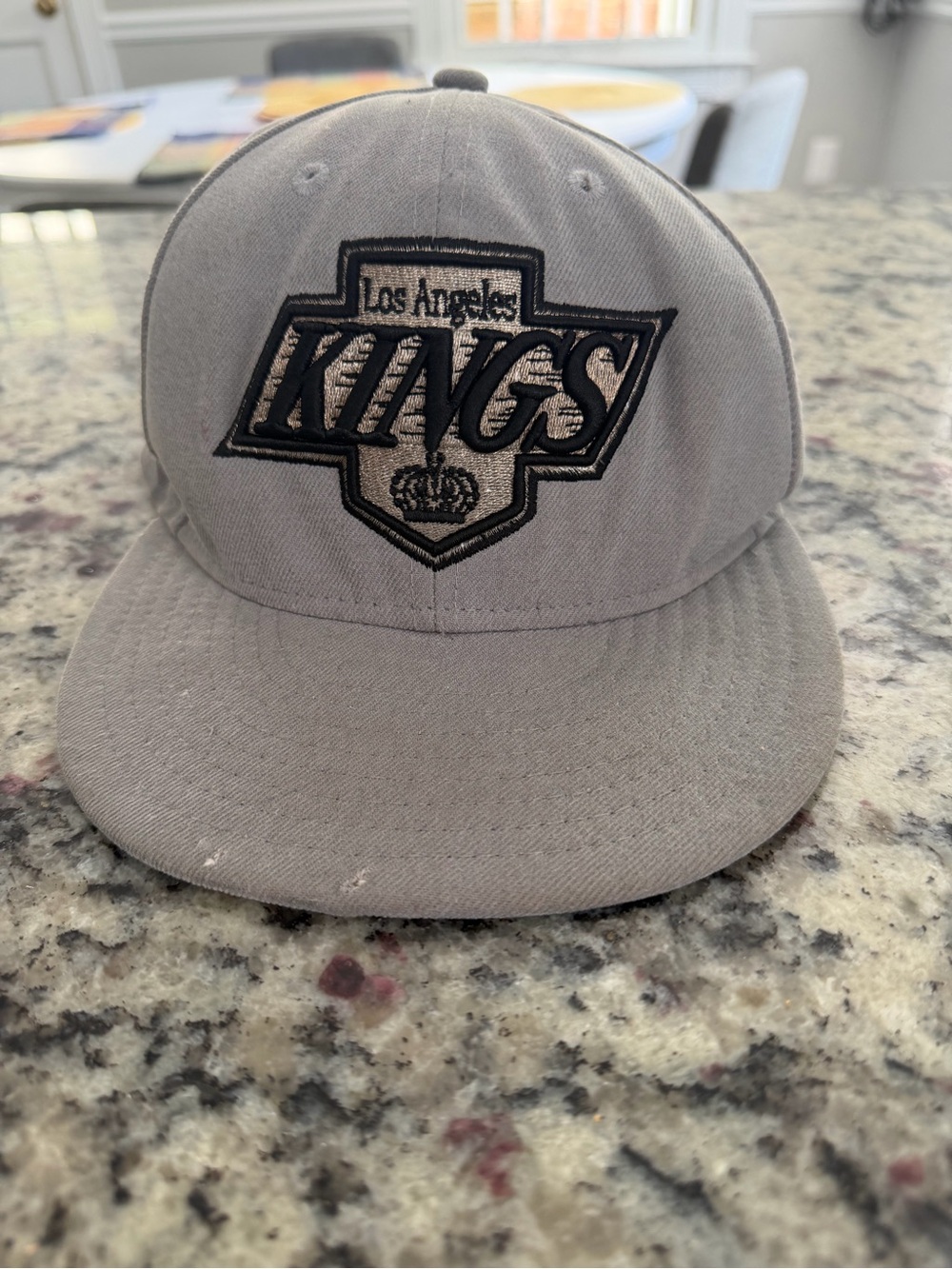 Los Angeles Kings vintage Gray Sz 7 1/4